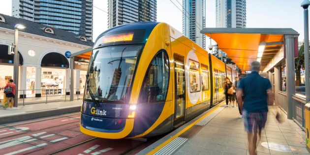 Keolis tram at station